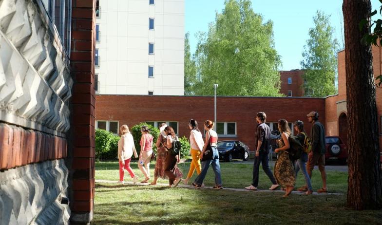 VISAGINAS IŠ VIDAUS: JAUNIMO MARŠRUTAI