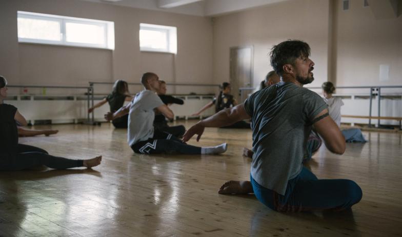 Творческий эксперимент современного танца с украинским танцовщиком Антоном Овчинниковым.